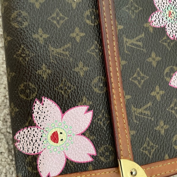 Louis Vuitton Cherry Blossom Wallet - Picture 4 of 16